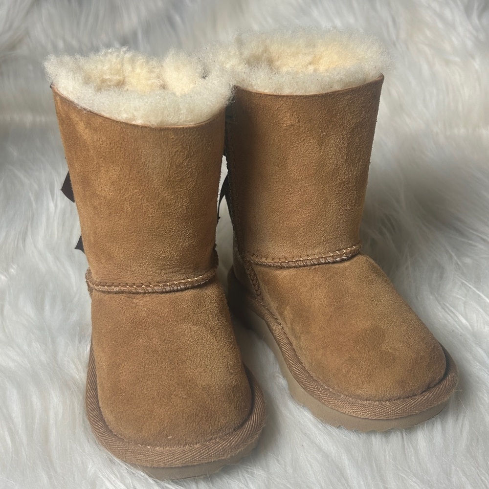 UGG Boots UGG Toddler Girls Kids Bailey Bow II Boots Size 6 Chestnut UGG Booties - Picture 7 of 16